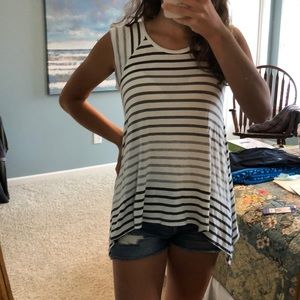 Stripped Sleeveless Shirt